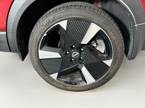 Used 2025 Nissan Kicks SR FWD image 11
