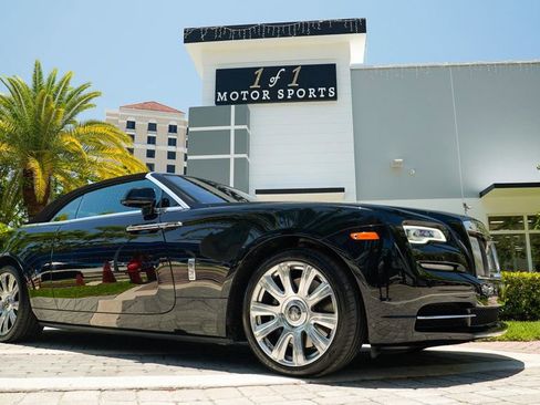 Used 2016 Rolls-Royce Dawn image 90