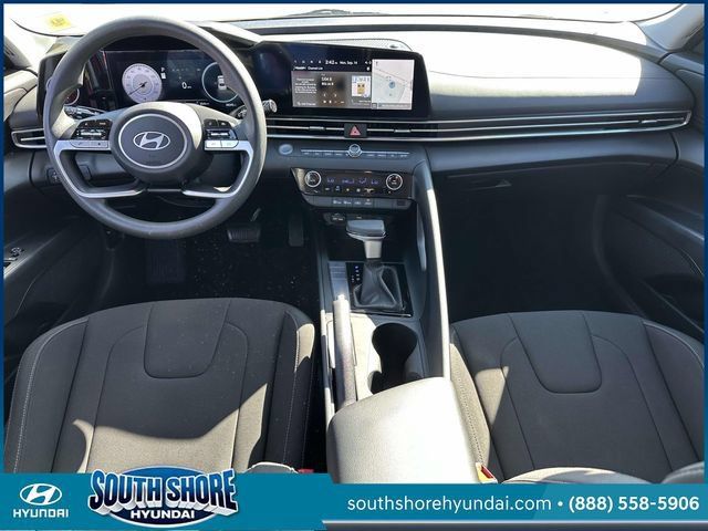 Certified 2024 Hyundai Elantra SEL FWD image 14