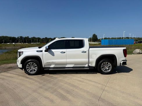 Used 2024 GMC Sierra 1500 Denali w/ Technology Package AWD/4WD image 6