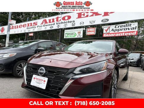 Used 2023 Nissan Altima 2.5 SV image 3