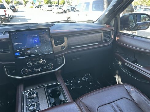 Used 2024 Ford Expedition Max Limited AWD/4WD image 45