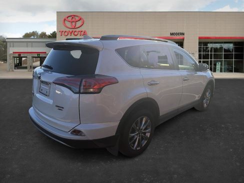 Used 2018 Toyota RAV4 Limited image 5