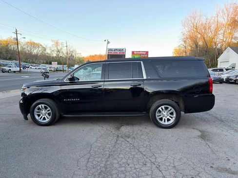 Used 2019 Chevrolet Suburban LT image 8