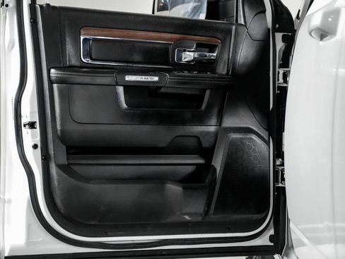Used 2018 RAM 2500 Laramie w/ Sport Appearance Group AWD/4WD image 33