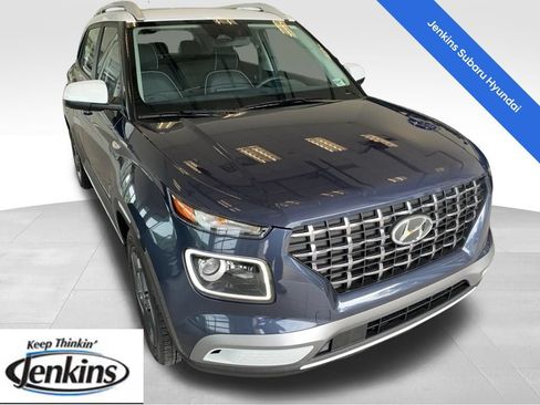 Certified 2023 Hyundai Venue Limited FWD image 1