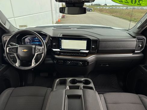 Used 2022 Chevrolet Silverado 1500 LT image 12
