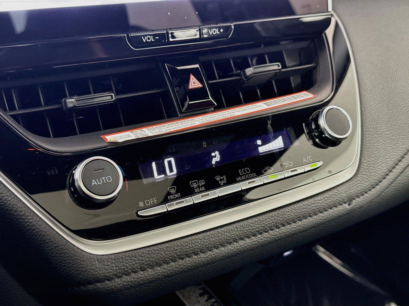 Certified 2025 Toyota Corolla SE w/ SE Premium Package FWD image 25