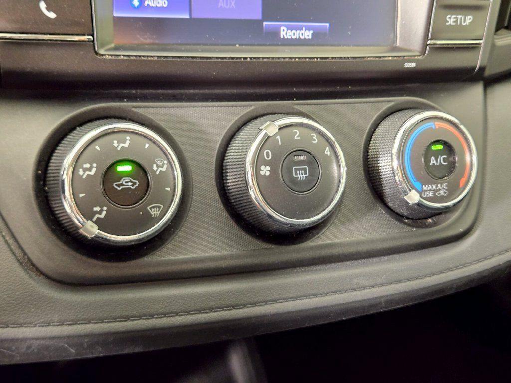 Used 2018 Toyota RAV4 LE w/ Carpet Mat Package FWD image 32