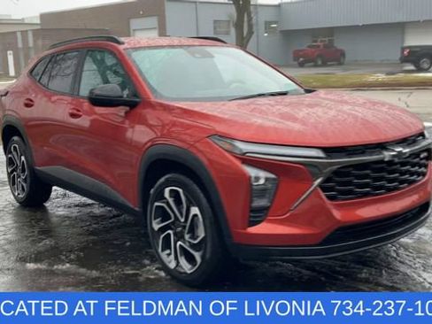 Used 2024 Chevrolet Trax RS w/ Driver Confidence Package image 2