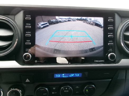 Used 2021 Toyota Tacoma TRD Sport w/ Technology Package image 26