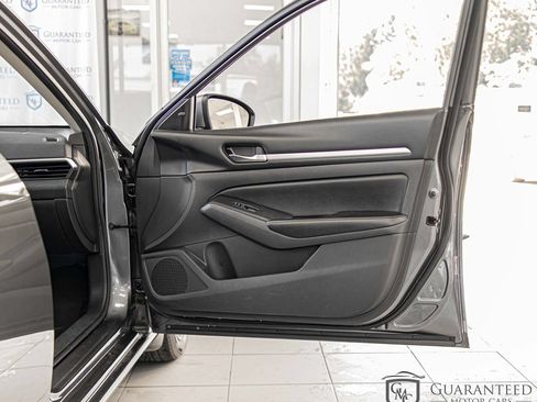Used 2022 Nissan Altima 2.5 SV FWD image 36