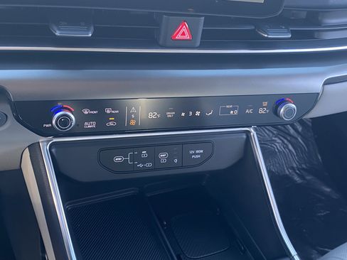 New 2026 Kia Carnival SX w/ SX Dark Edition Package FWD image 27