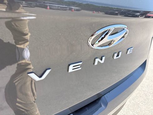 Used 2025 Hyundai Venue SE FWD image 23