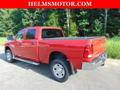 Used 2018 RAM 2500 Tradesman w/ Chrome Appearance Group AWD/4WD image 8