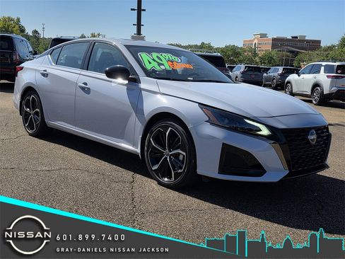 New 2025 Nissan Altima 2.5 SR w/ SR Premium Package image 1