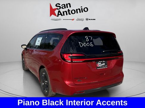 New 2026 Chrysler Pacifica Select w/ S Appearance Package FWD image 11