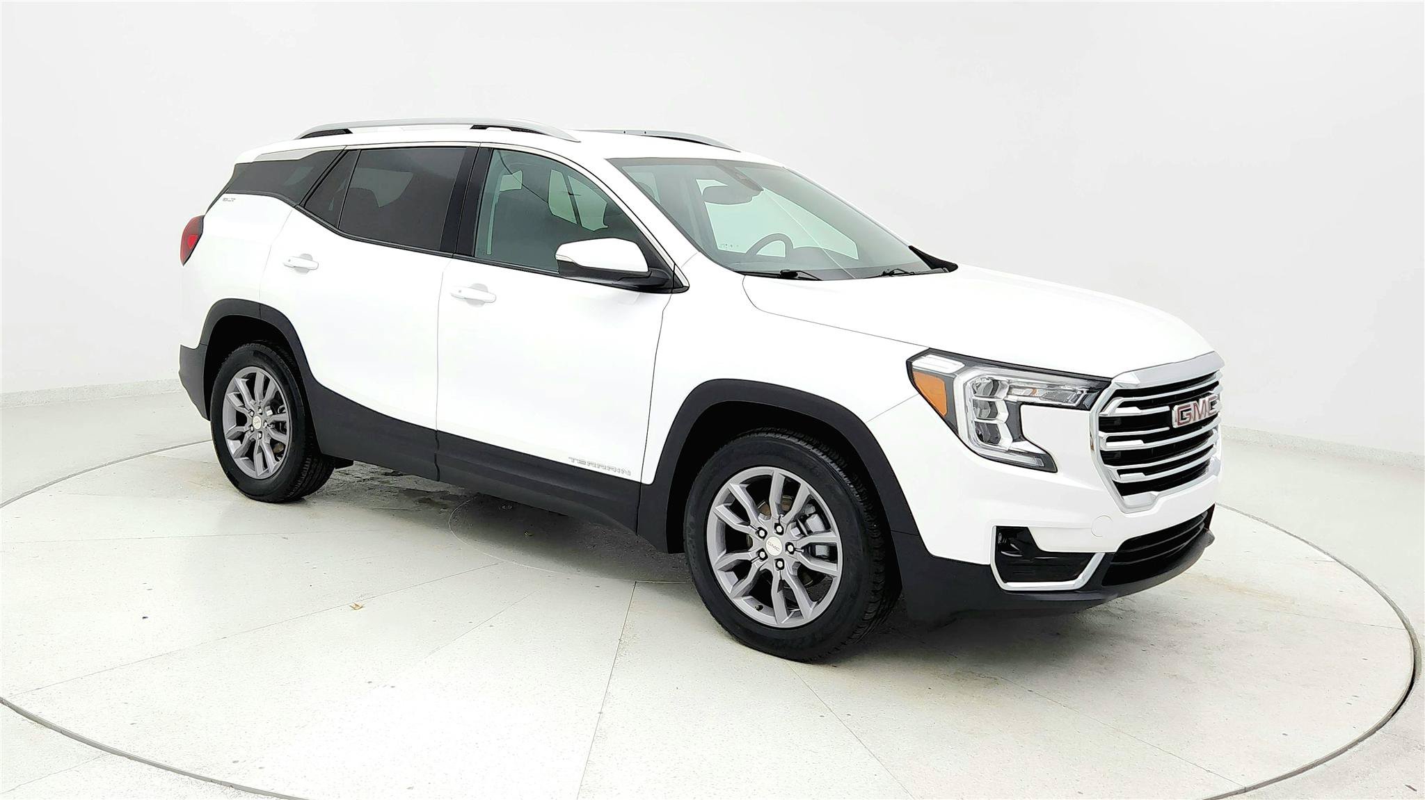Used 2024 GMC Terrain SLT AWD/4WD image 7