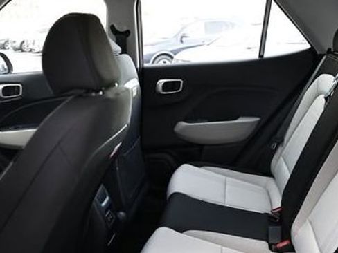 New 2026 Hyundai Venue SEL image 11