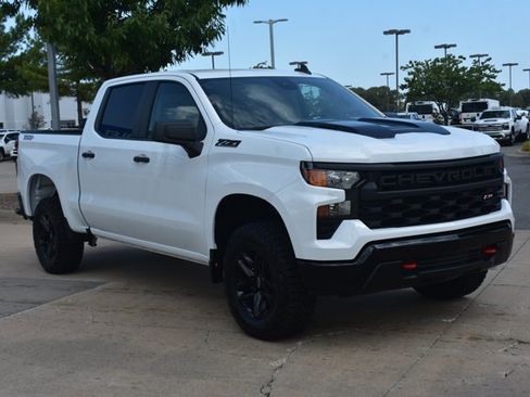 New 2026 Chevrolet Silverado 1500 Custom Trail Boss w/ LPO, Dark Essentials Package AWD/4WD image 3