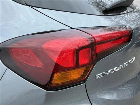 Used 2020 Buick Encore GX Select w/ Sport Touring Package image 11
