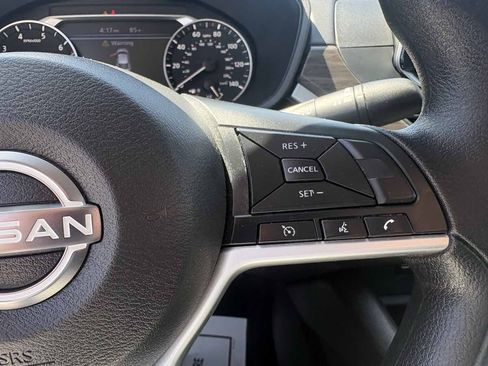 Used 2025 Nissan Altima 2.5 SV FWD image 19