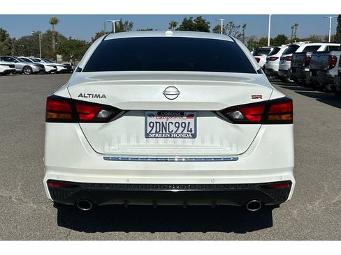 Used 2023 Nissan Altima 2.5 SR w/ SR Premium Package FWD image 4