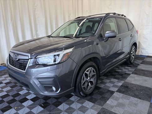 Used 2021 Subaru Forester Premium AWD/4WD image 2