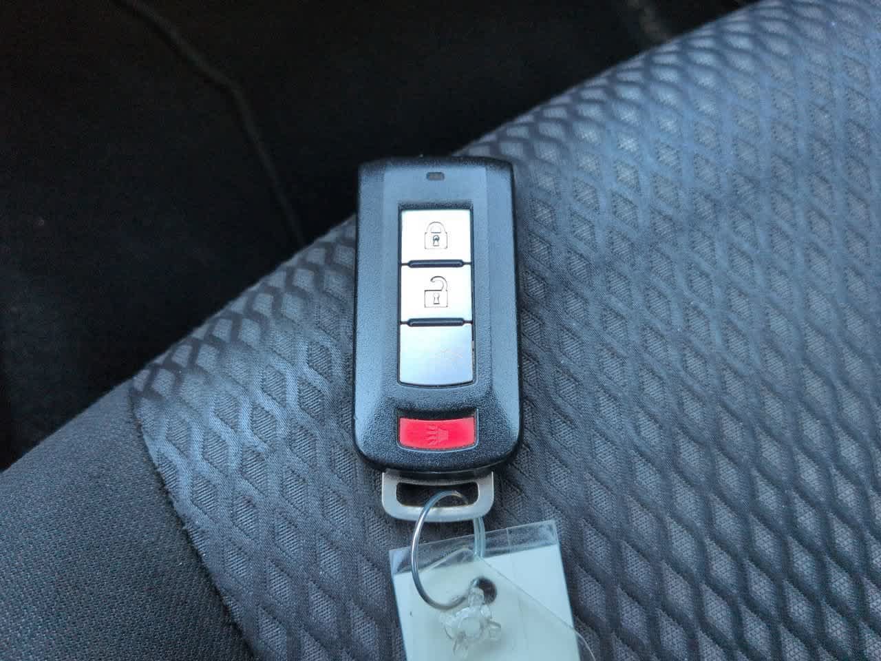 Used 2018 Mitsubishi Outlander LE FWD image 27