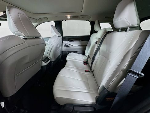 Certified 2026 INFINITI QX60 Luxe w/ Family Package image 31