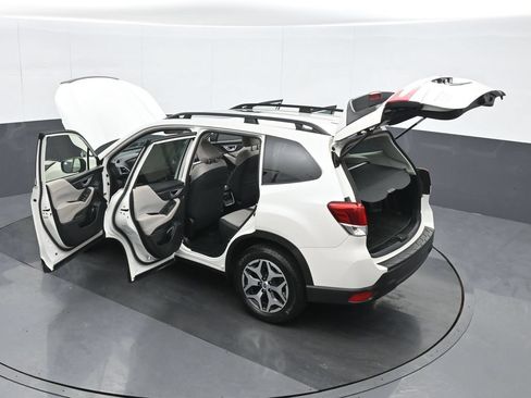 Used 2023 Subaru Forester Premium AWD/4WD image 39