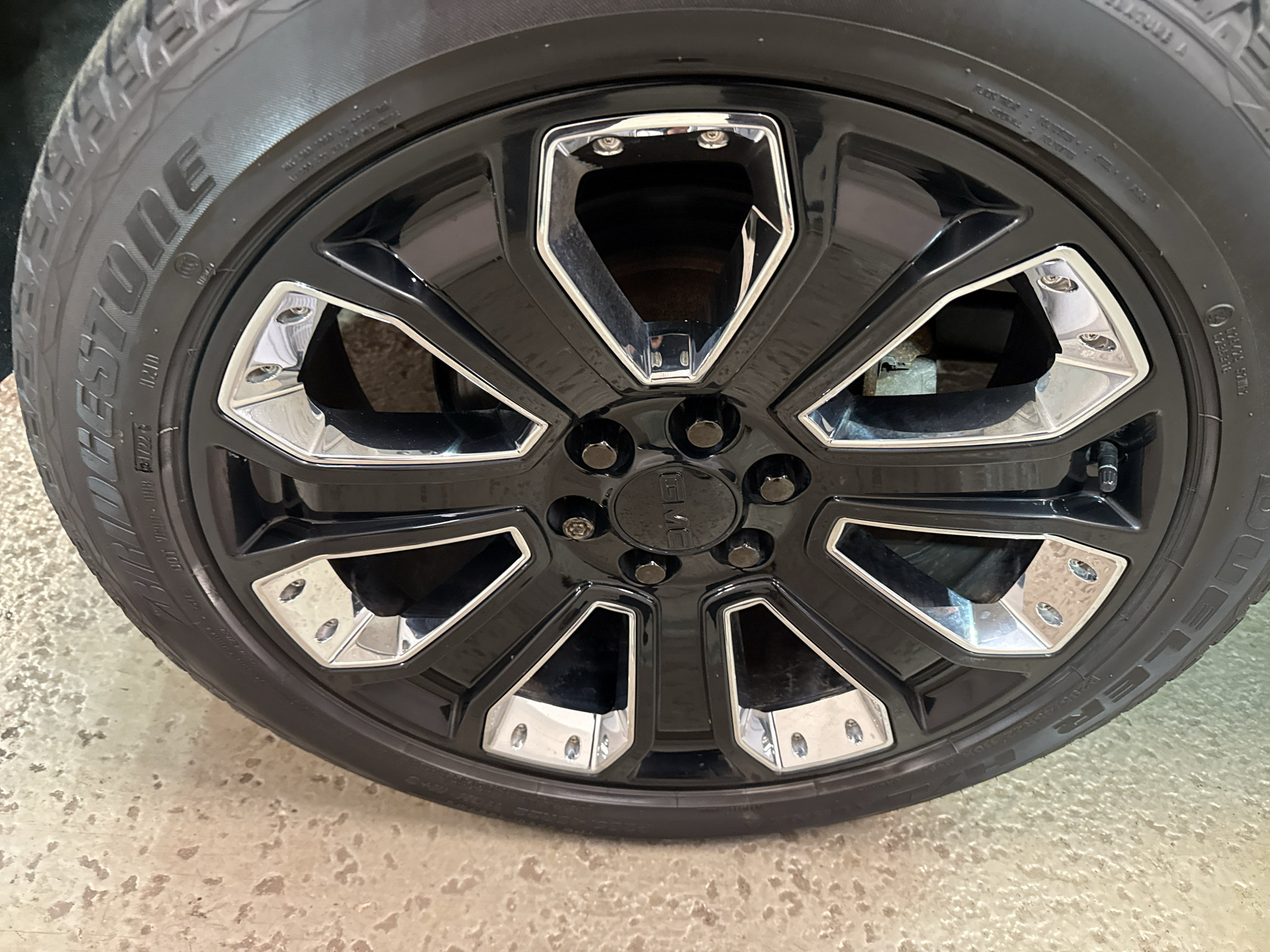 Used 2018 GMC Yukon Denali w/ Denali Ultimate Package AWD/4WD image 32