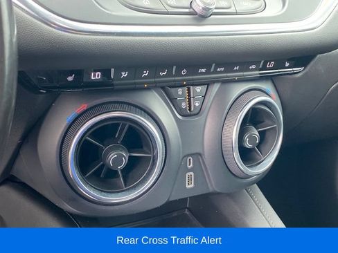 Used 2019 Chevrolet Blazer LT FWD image 12