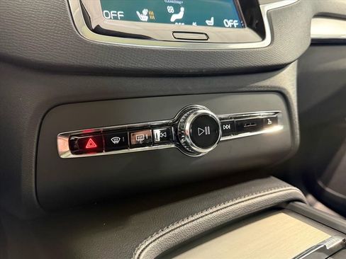 Used 2022 Volvo XC90 T5 Momentum image 20