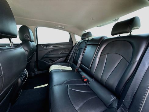 Used 2018 Buick LaCrosse Essence FWD image 21