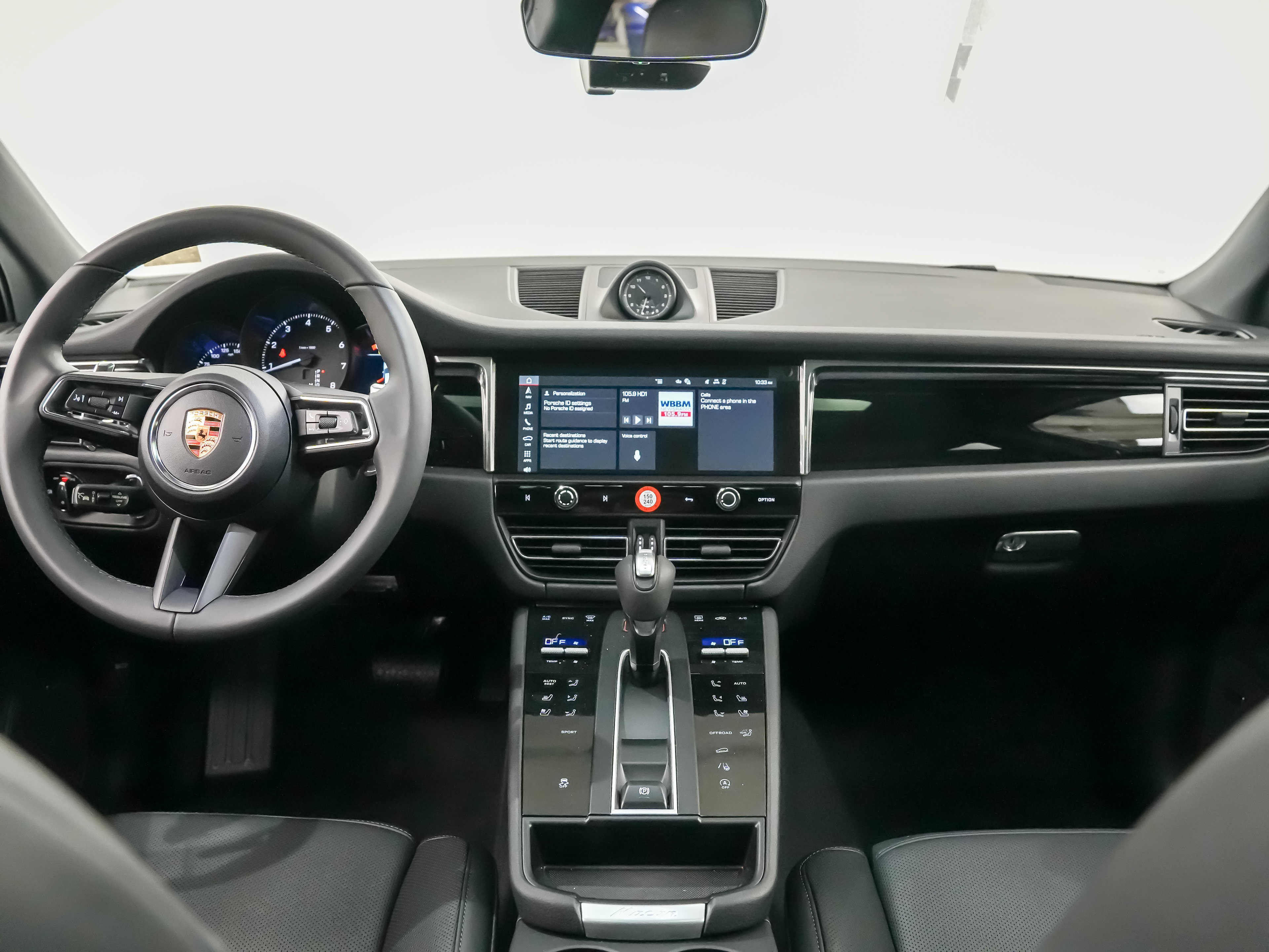 Certified 2026 Porsche Macan AWD/4WD image 22
