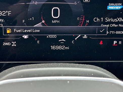 Used 2025 GMC Yukon Denali AWD/4WD image 30