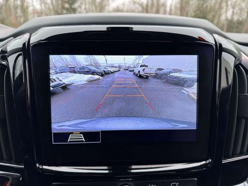 Used 2021 Chevrolet Traverse LT image 27