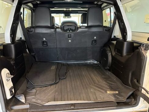 Used 2021 Jeep Wrangler Unlimited Sahara AWD/4WD image 18