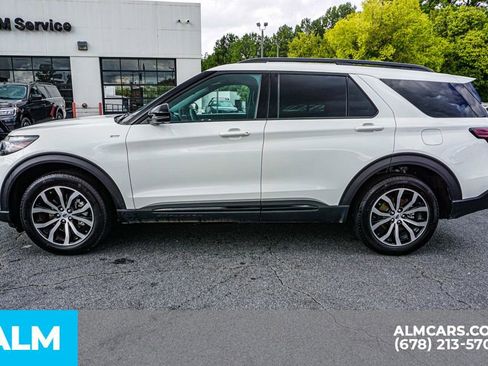 Used 2025 Ford Explorer ST-Line image 7