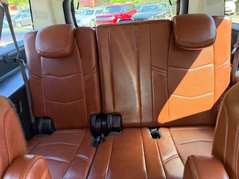 Used 2015 Cadillac Escalade ESV Premium image 33