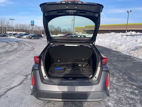 Used 2017 Toyota Prius Prime Premium image 8