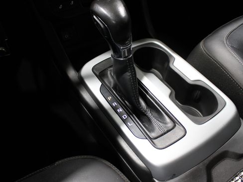 Used 2022 Chevrolet Colorado ZR2 image 18