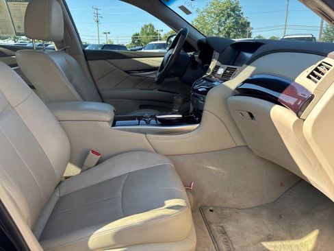 Used 2019 INFINITI Q70 Luxe w/ Proactive Package AWD/4WD image 37