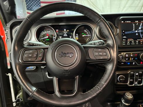 Used 2023 Jeep Wrangler Unlimited w/ Cold Weather Group image 22