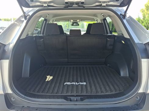 Certified 2022 Toyota RAV4 LE AWD/4WD image 28