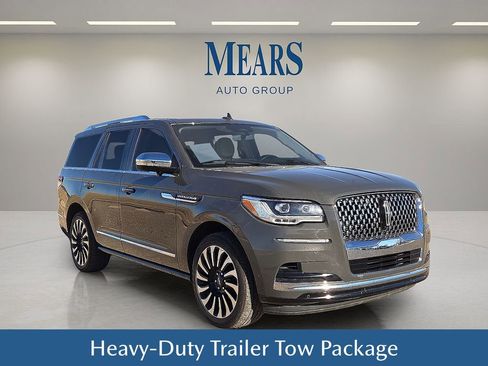 Used 2023 Lincoln Navigator Black Label image 8