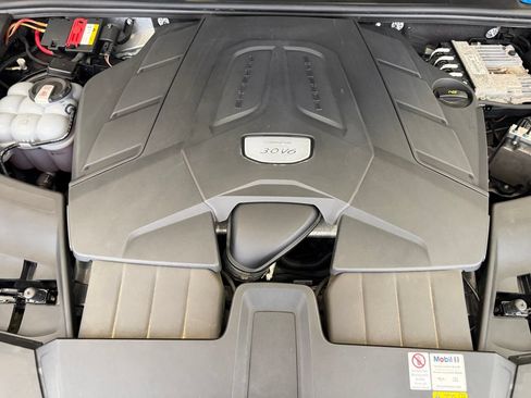 Certified 2022 Porsche Cayenne AWD/4WD image 27