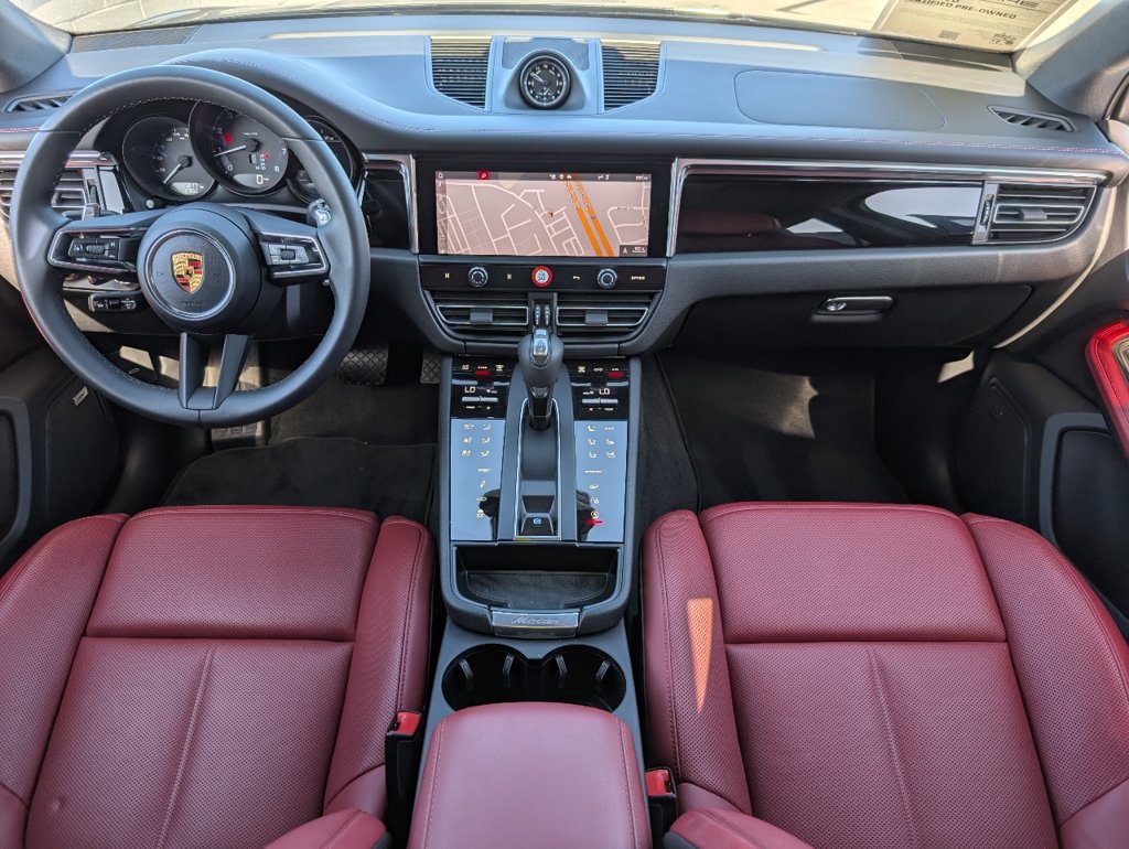 Certified 2025 Porsche Macan AWD/4WD image 6