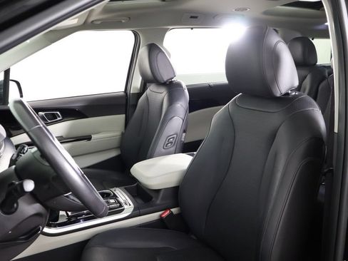 Used 2024 Kia Carnival SX Prestige FWD image 34
